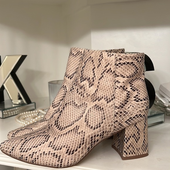 x2B snake boots - Picture 3 of 5